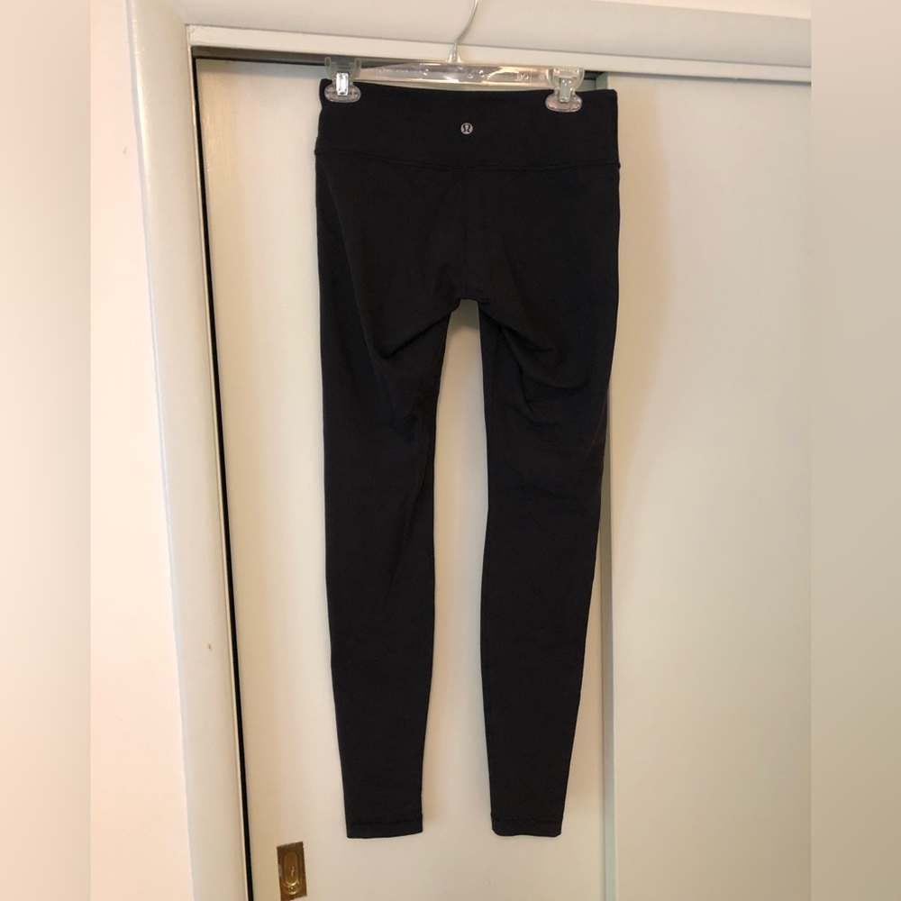 Lululemon wunder under black leggings size 6, excellent condition